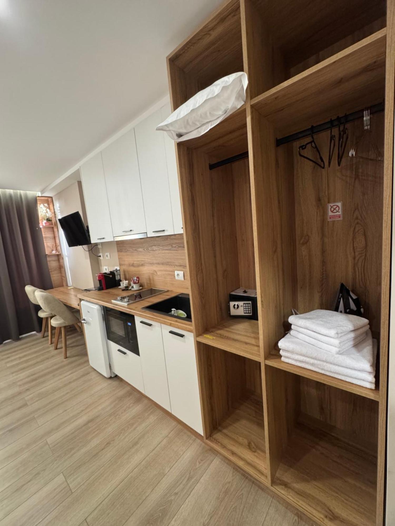 Rora Studio Apartments Yzberishti Exteriér fotografie